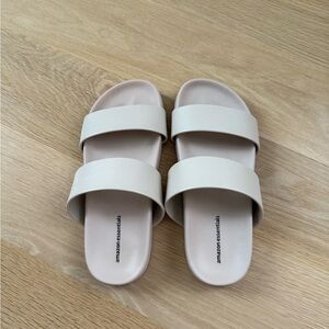Amazon Essentials Women's Beige Slide Sandals